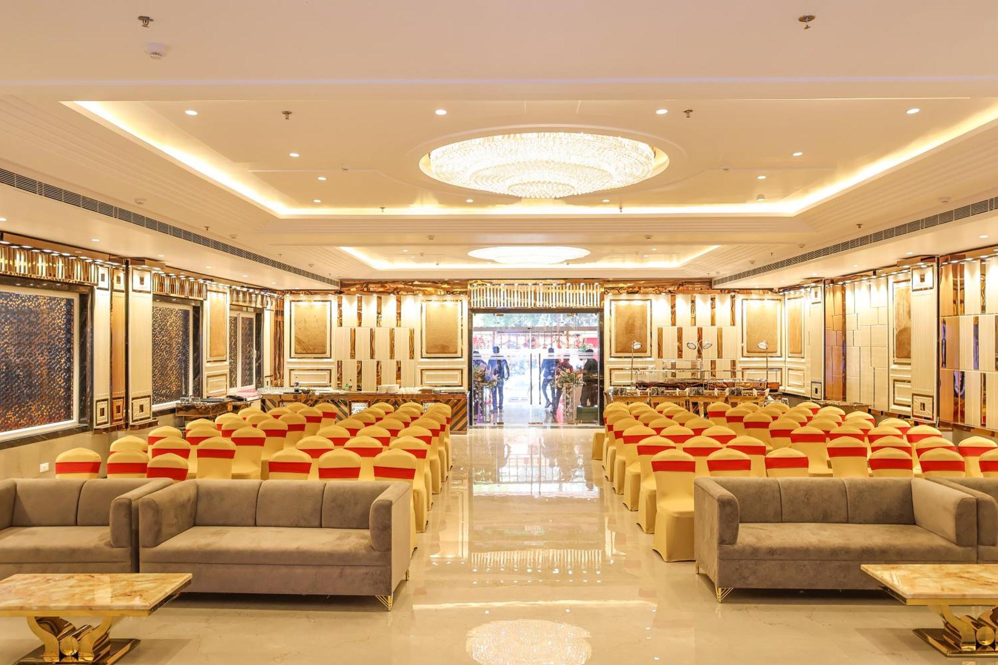 Hotel Ss Grand Канпур Экстерьер фото